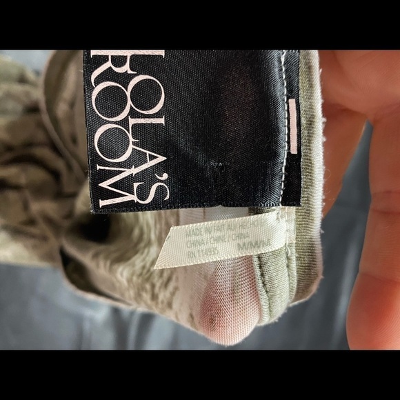 LOLAS Room Short cap sleeve Full length Semi sheer - Picture 5 of 5